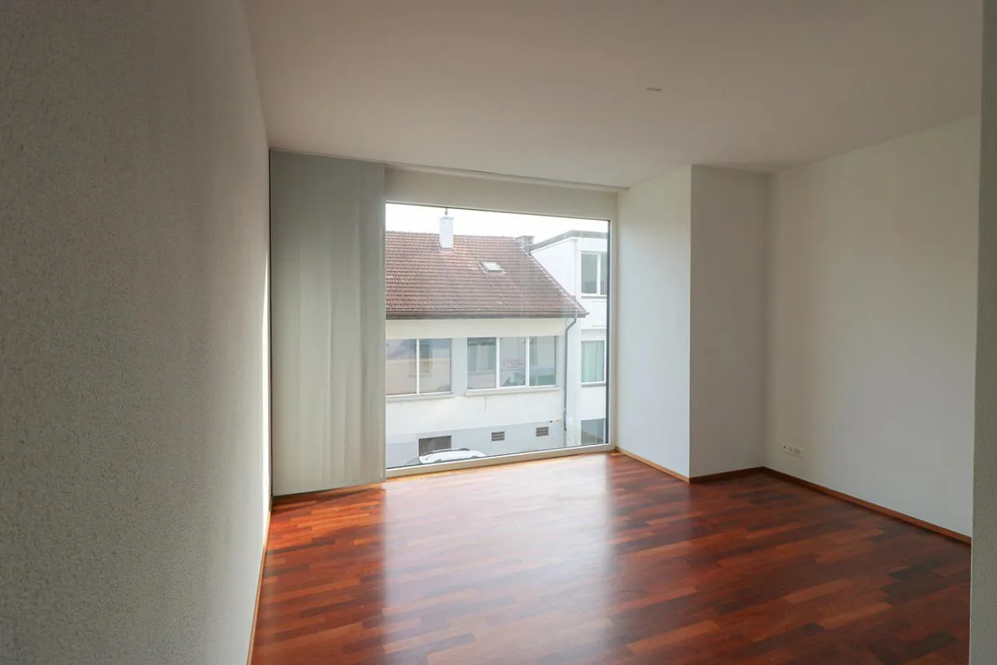 Duplex apartment with modern character - Photo 4 of 11