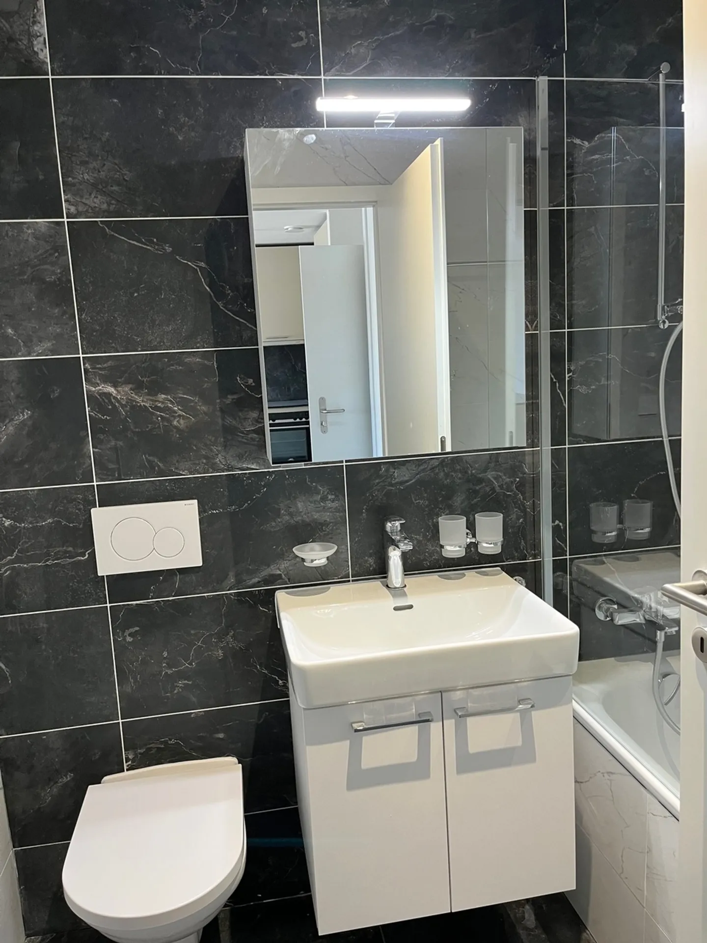 Appartement moderne 2,5 pièces - Photo 4 sur 6