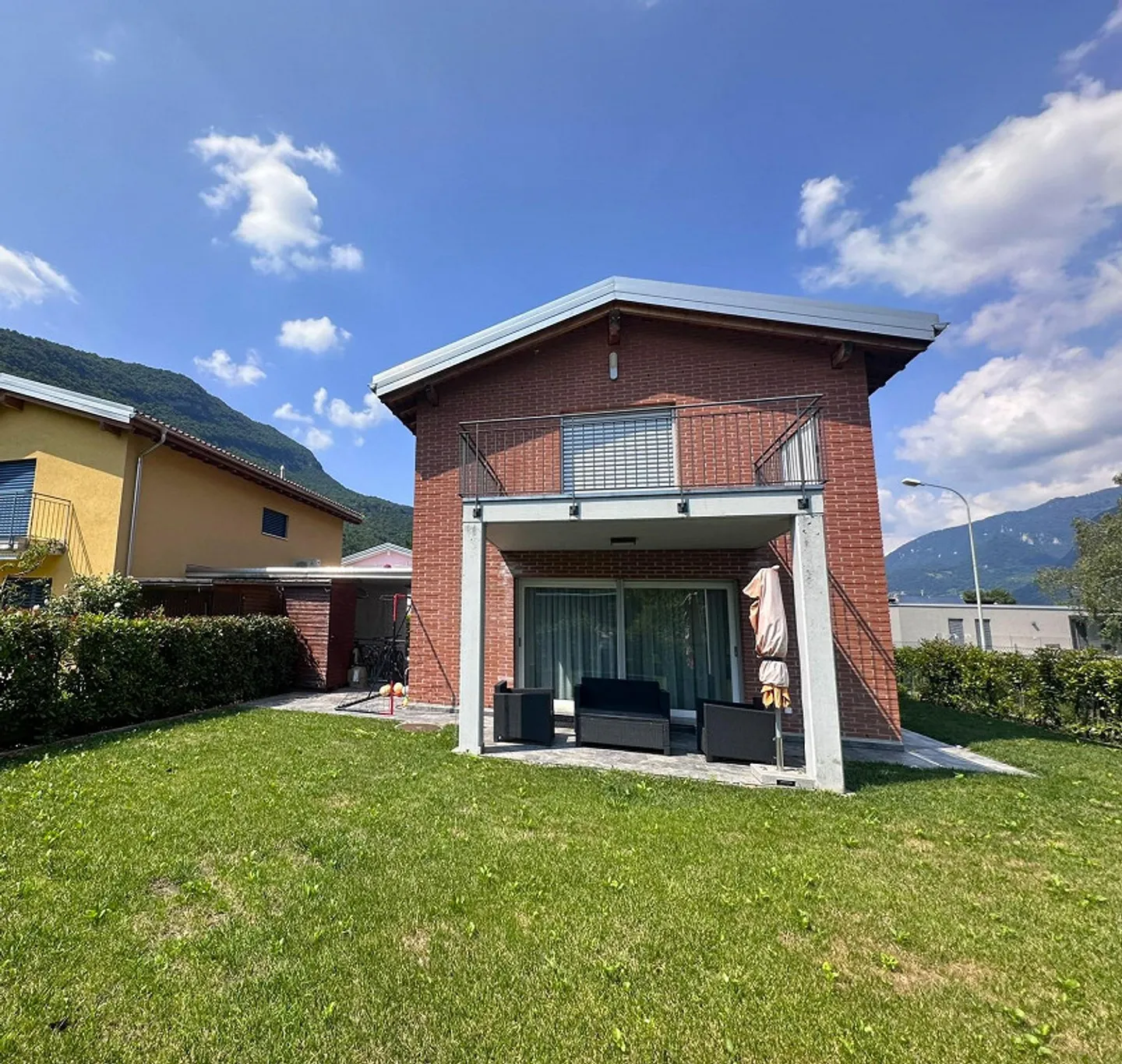 Splendida casa monofamiliare a Riva San Vitale - Foto 2 di 30