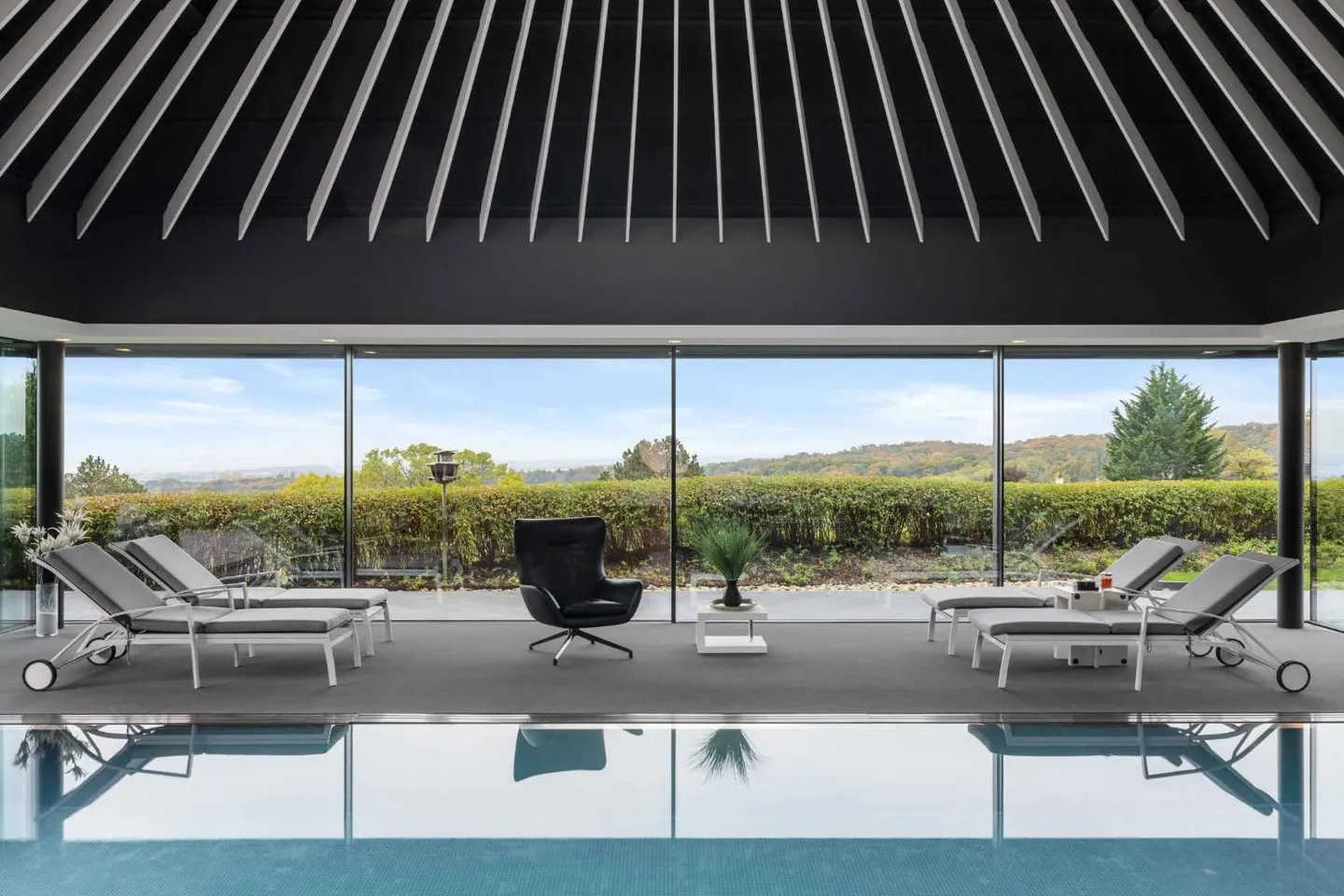 Außergewöhnliches Anwesen mit Innenpool und Blick auf den Genfersee - Foto 4 von 13