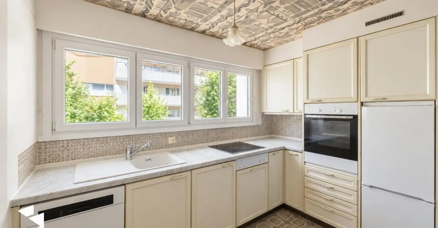 Appartement de 4,5 pièces situé au calme au bord de la forêt - Photo 4 sur 12