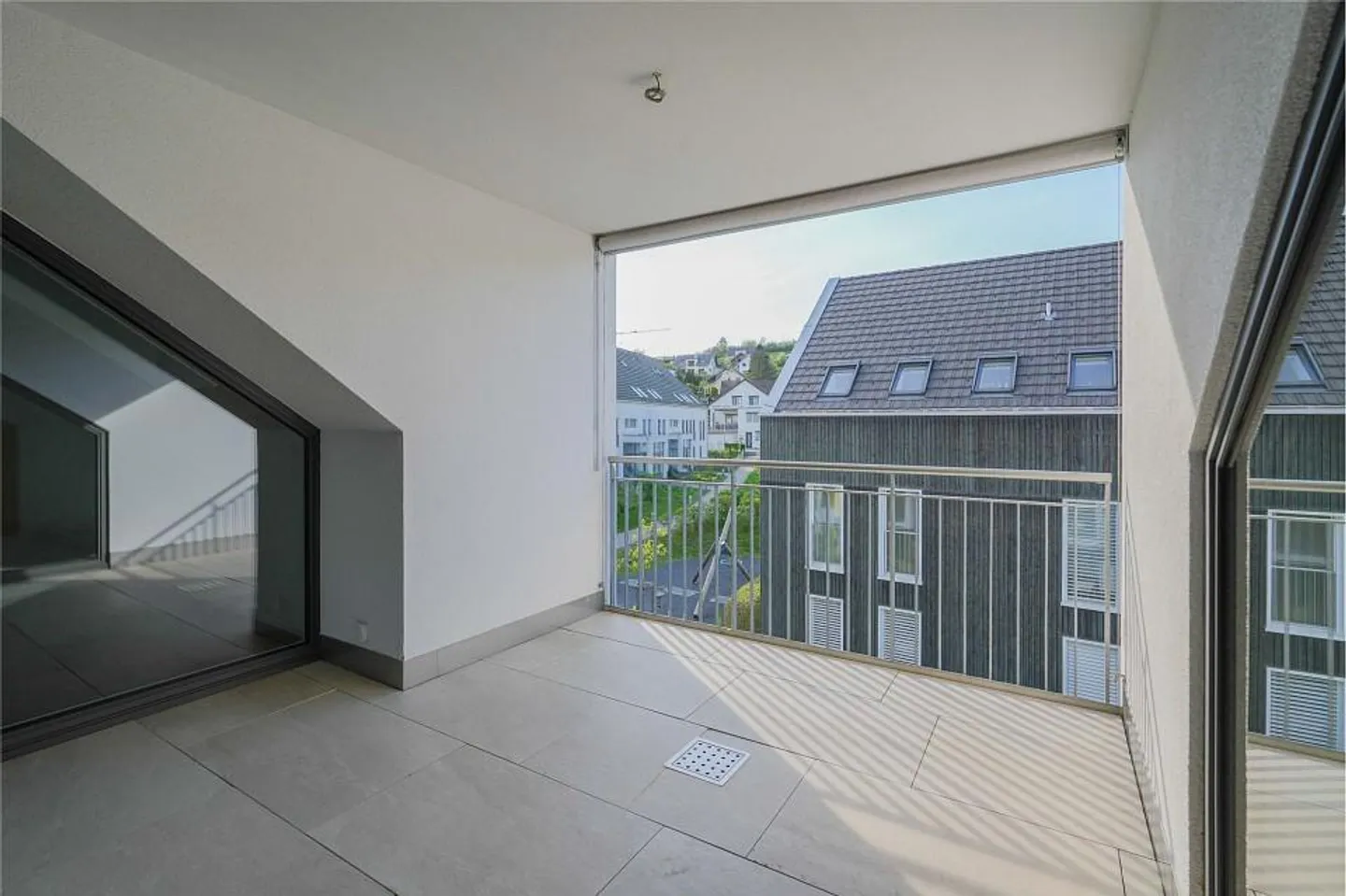 Calme et bien entretenu : appartement sous les combles de 2,5 pièces avec galerie - Photo 9 sur 13