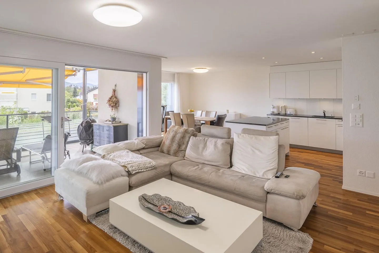 Appartamento 4.5 locali a Hombrechtikon - vivere spazioso con balcone soleggiato - Foto 1 di 7