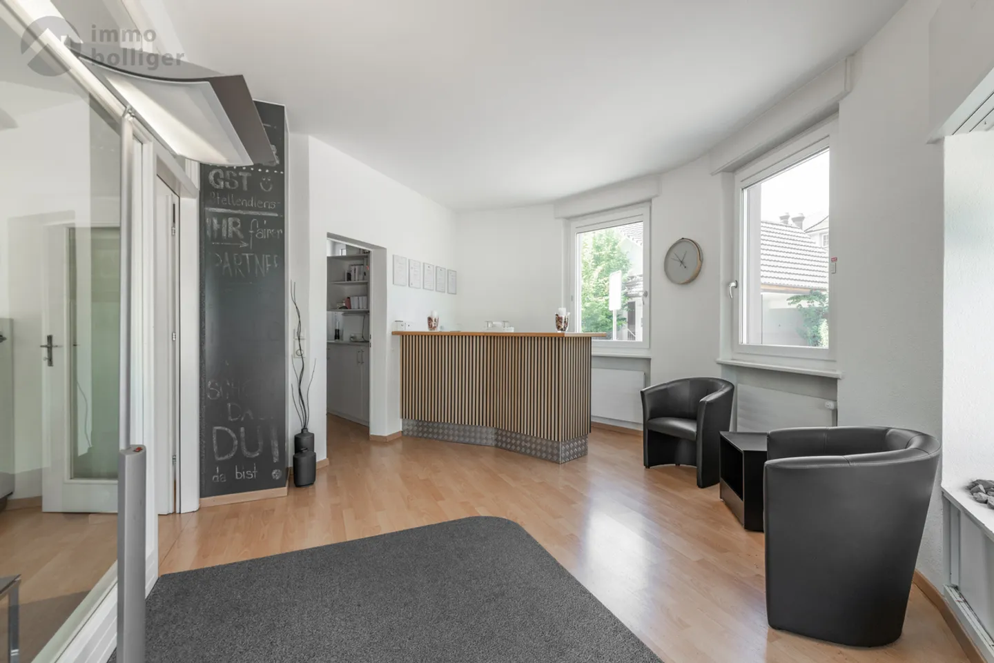 Visible. Central. Versatile: Your new commercial building in Aarburg - Photo 3 of 13