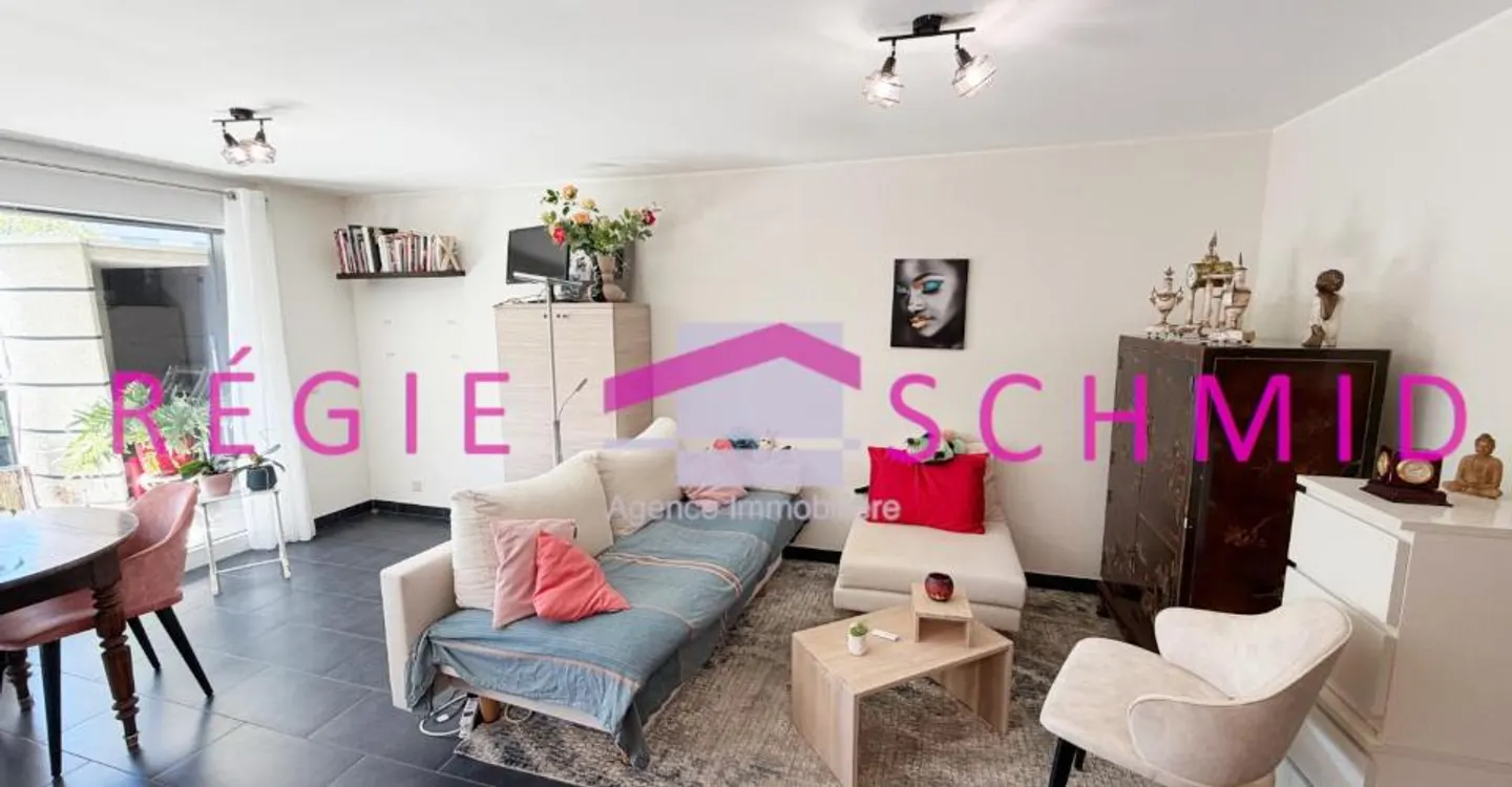 Charmant appartement 2,5 pièces - Photo 1 sur 8