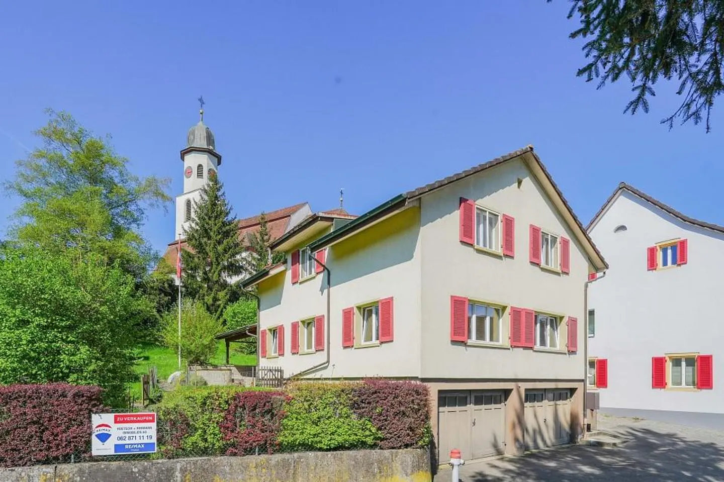Maison bifamiliale avec jardin spacieux au milieu du village - Photo 11 sur 13
