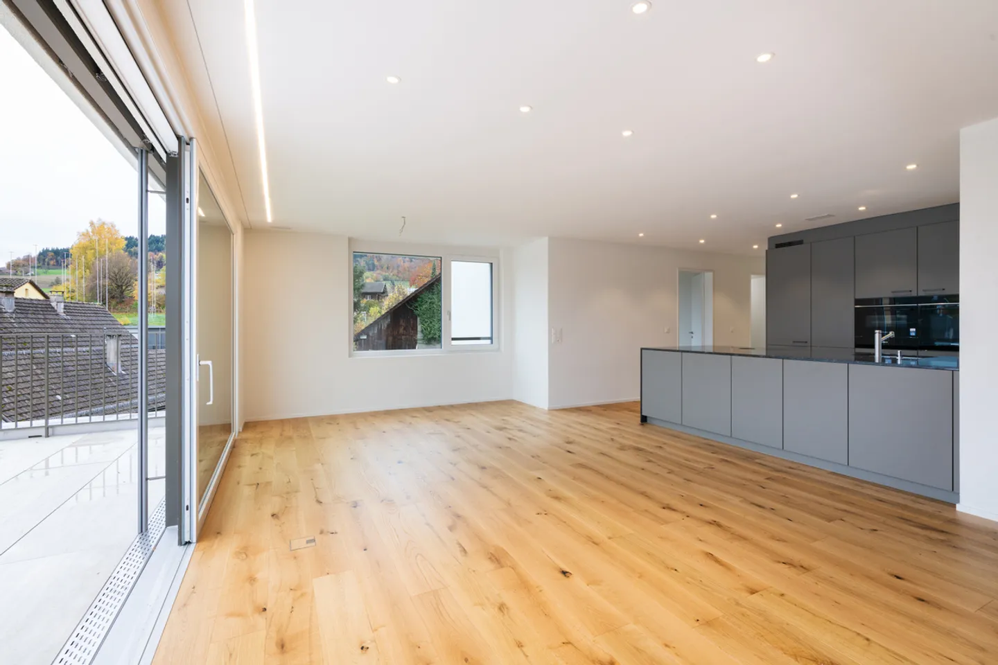 Moderne et économe en énergie – Appartement en attique de 4,5 pièces Minergie-P - Photo 2 sur 13