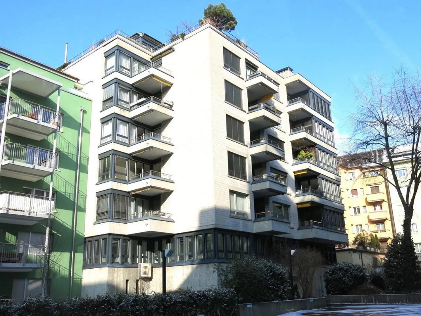 Spazioso appartamento di 4.5 locali in posizione soleggiata e centrale nel bel... - Foto 1 di 7