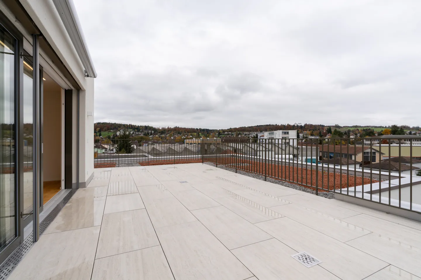 Moderne et économe en énergie – Appartement en attique de 4,5 pièces Minergie-P - Photo 12 sur 13