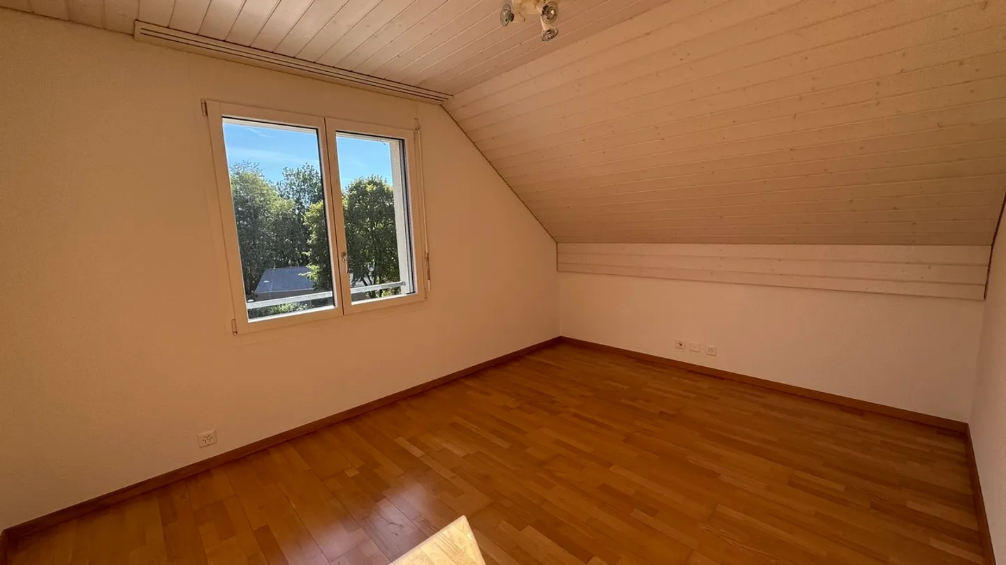 Geräumiges Einfamilienhaus mit Garten - Foto 6 von 12