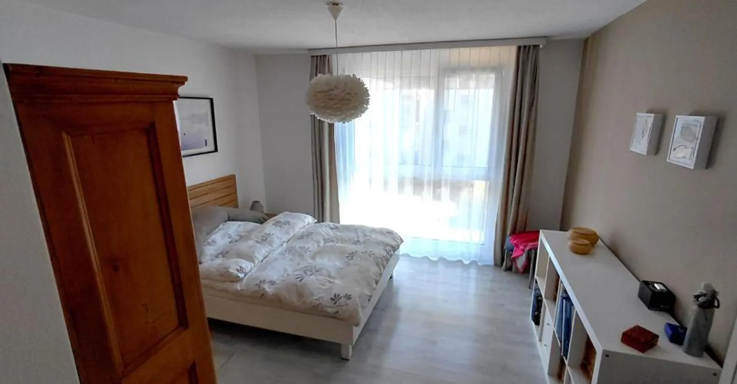 Charming Apartment with Balcony - Photo 2 of 4