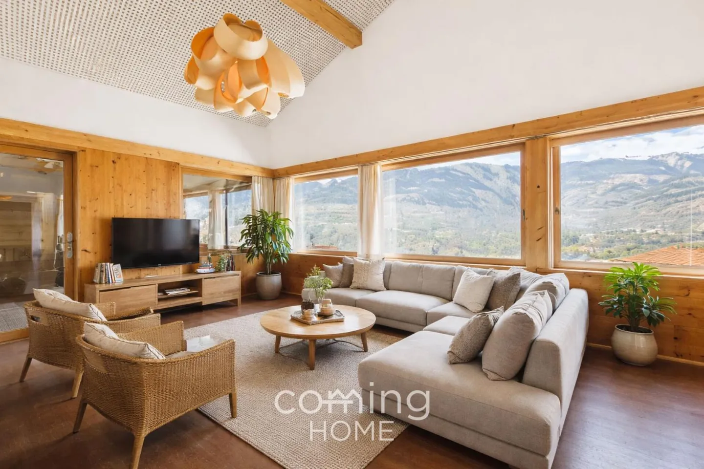 Propriété de projet attrayante avec conversion approuvée en espace résidentiel - Photo 1 sur 12