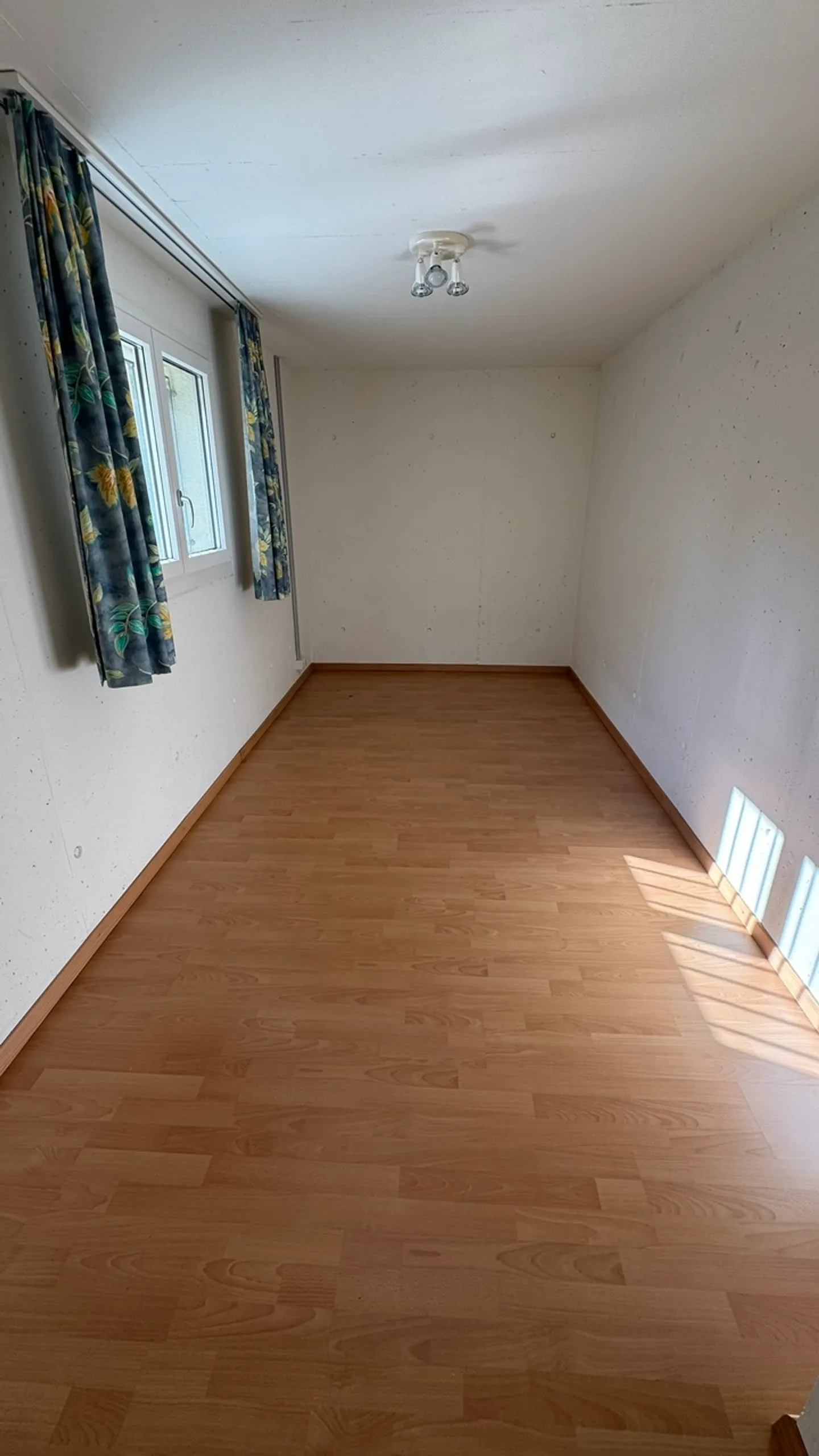 Geräumiges Einfamilienhaus mit Garten - Foto 9 von 12