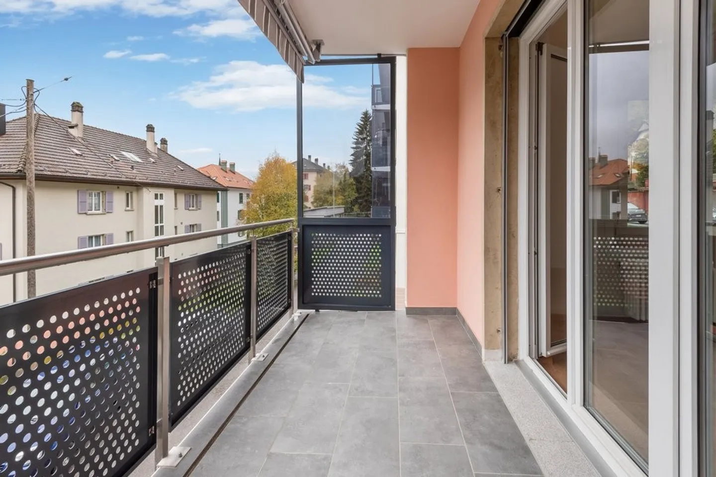 Magnifique appartement rénové dans un quartier calme - Photo 5 sur 8