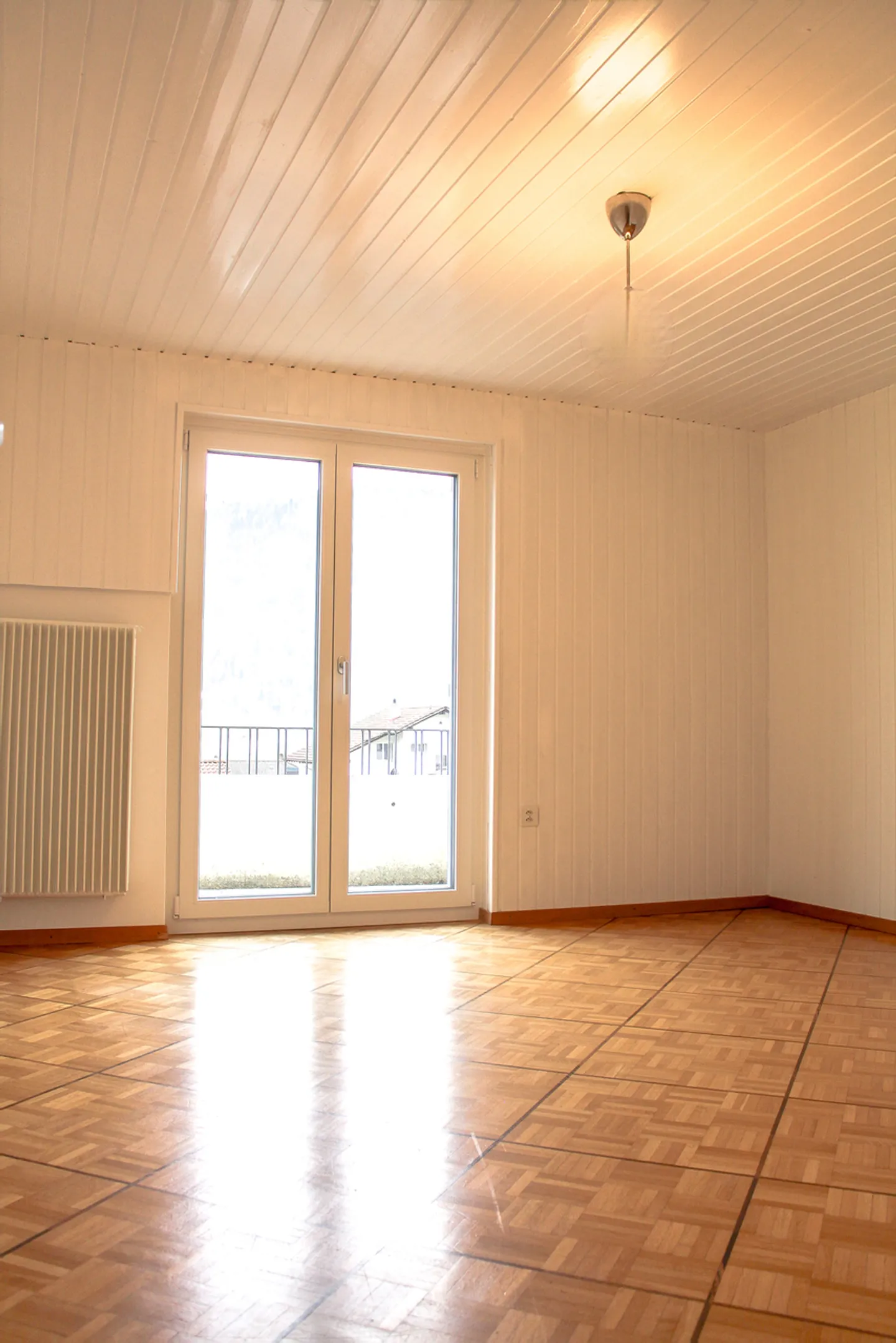 For rent: 3.5 room apartment on the first floor with balcony and attic - Photo 9 of 17