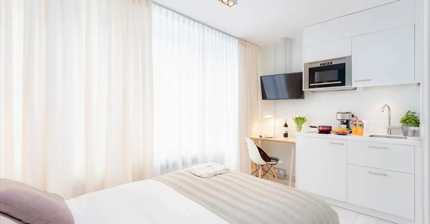 Charming Studio Apartment - Photo 2 of 4