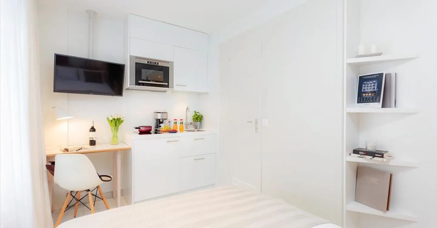 Charming Studio Apartment - Photo 3 of 4