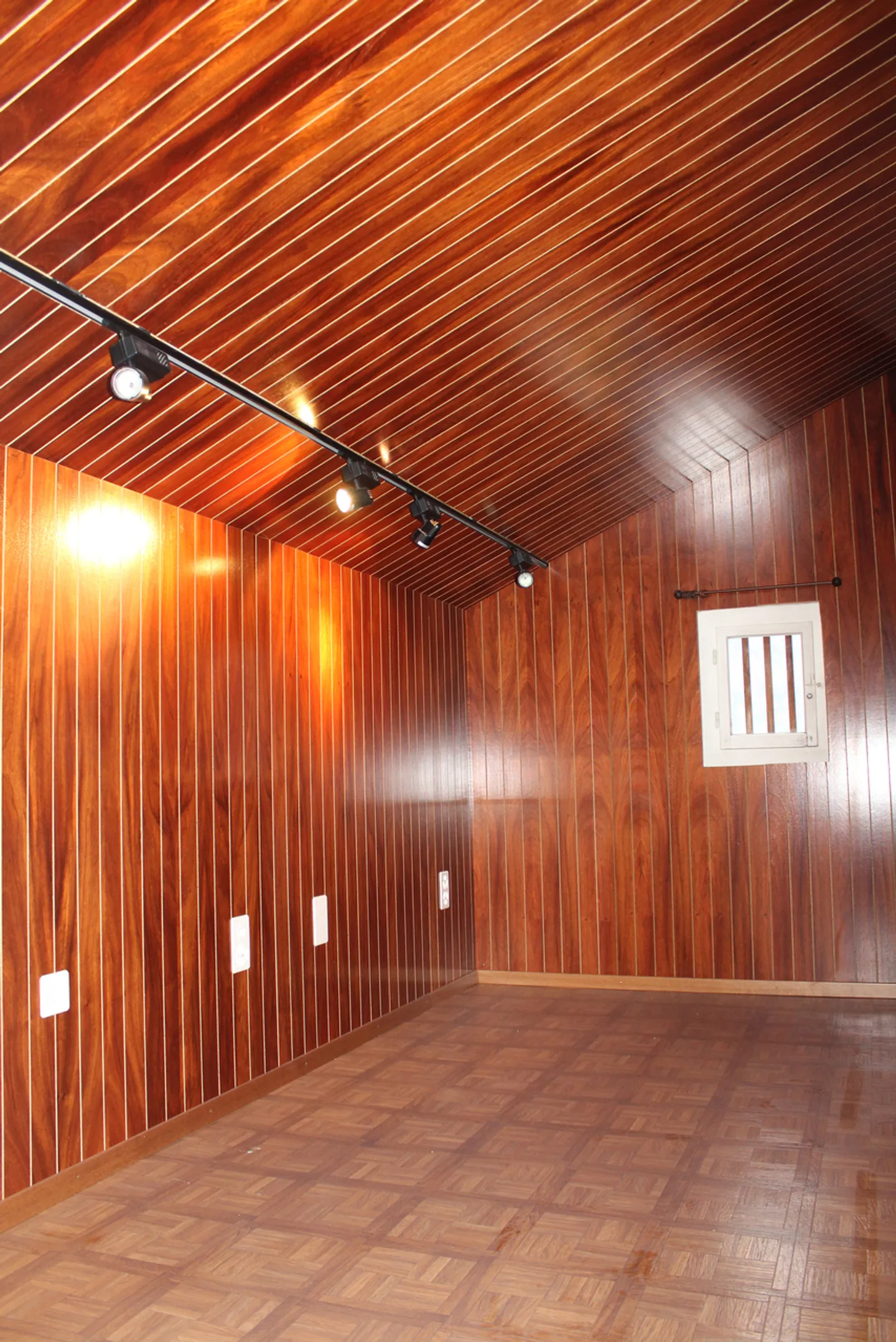 For rent: 3.5 room apartment on the first floor with balcony and attic - Photo 13 of 17