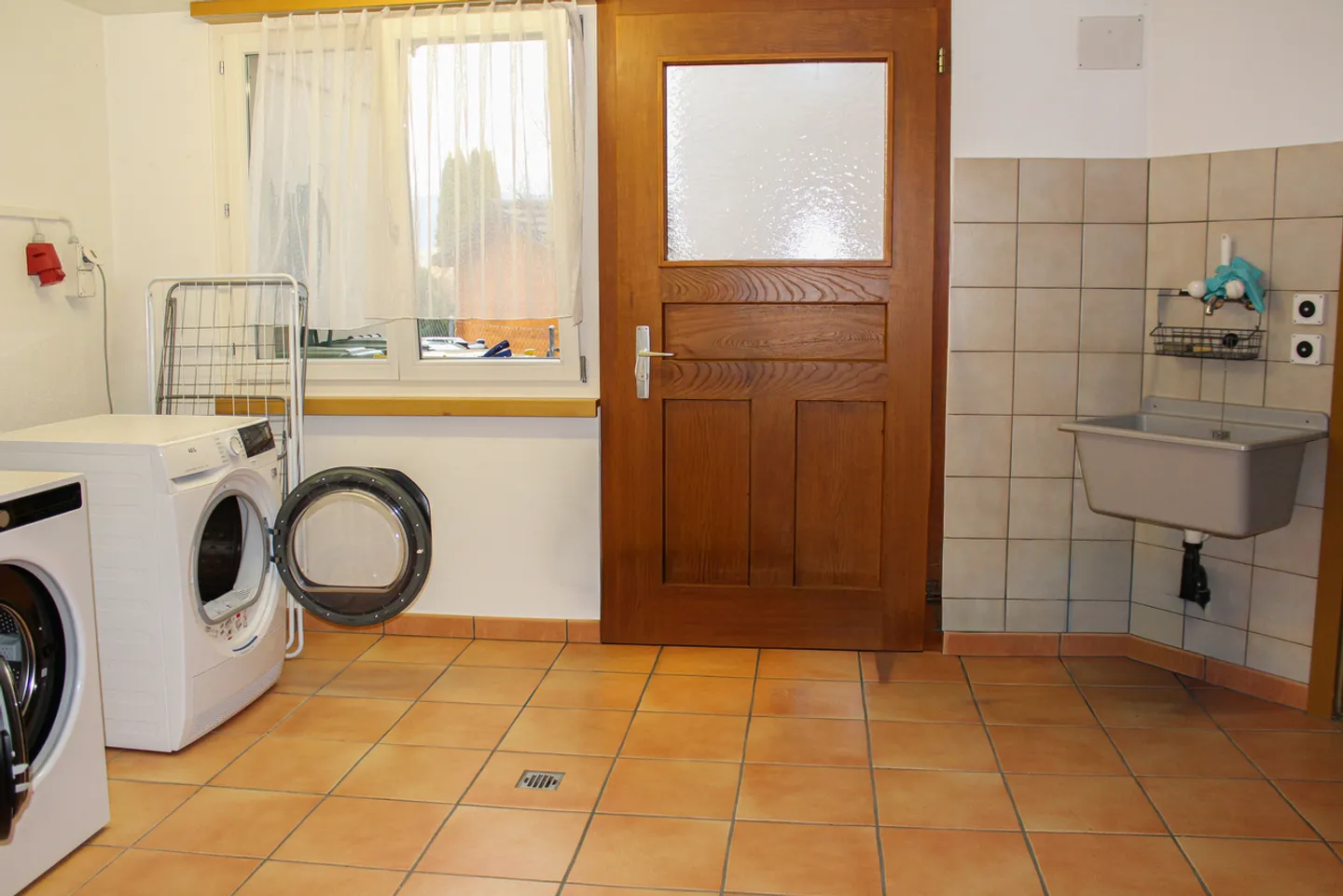 For rent: 3.5 room apartment on the first floor with balcony and attic - Photo 15 of 17