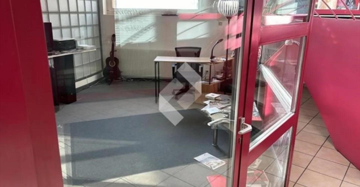 Office - Photo 4 of 13