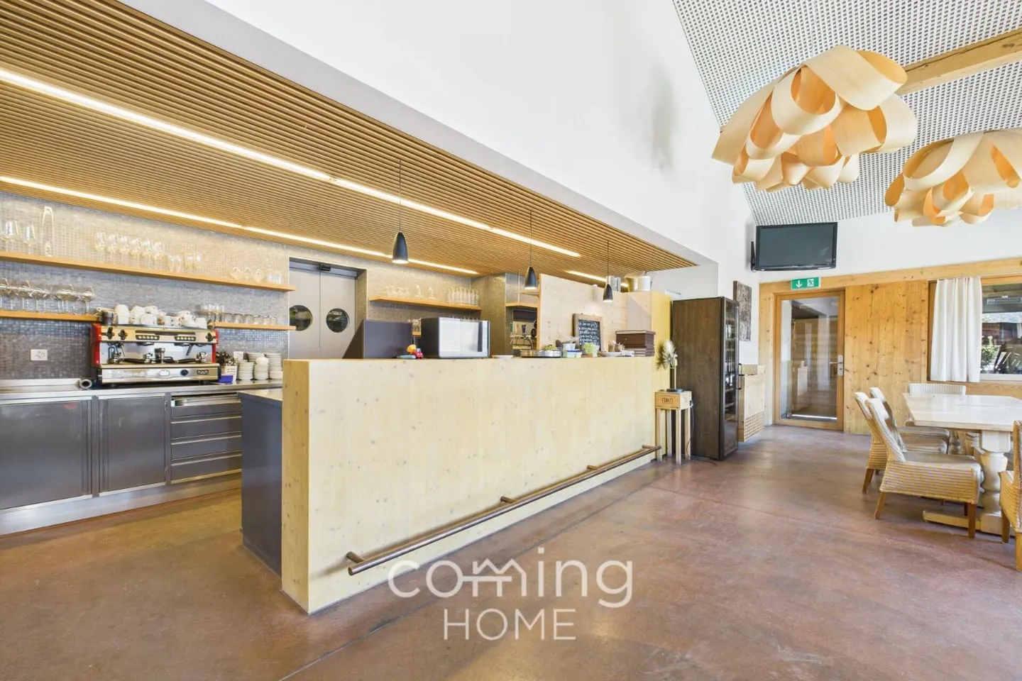 Propriété de projet attrayante avec conversion approuvée en espace résidentiel - Photo 8 sur 12