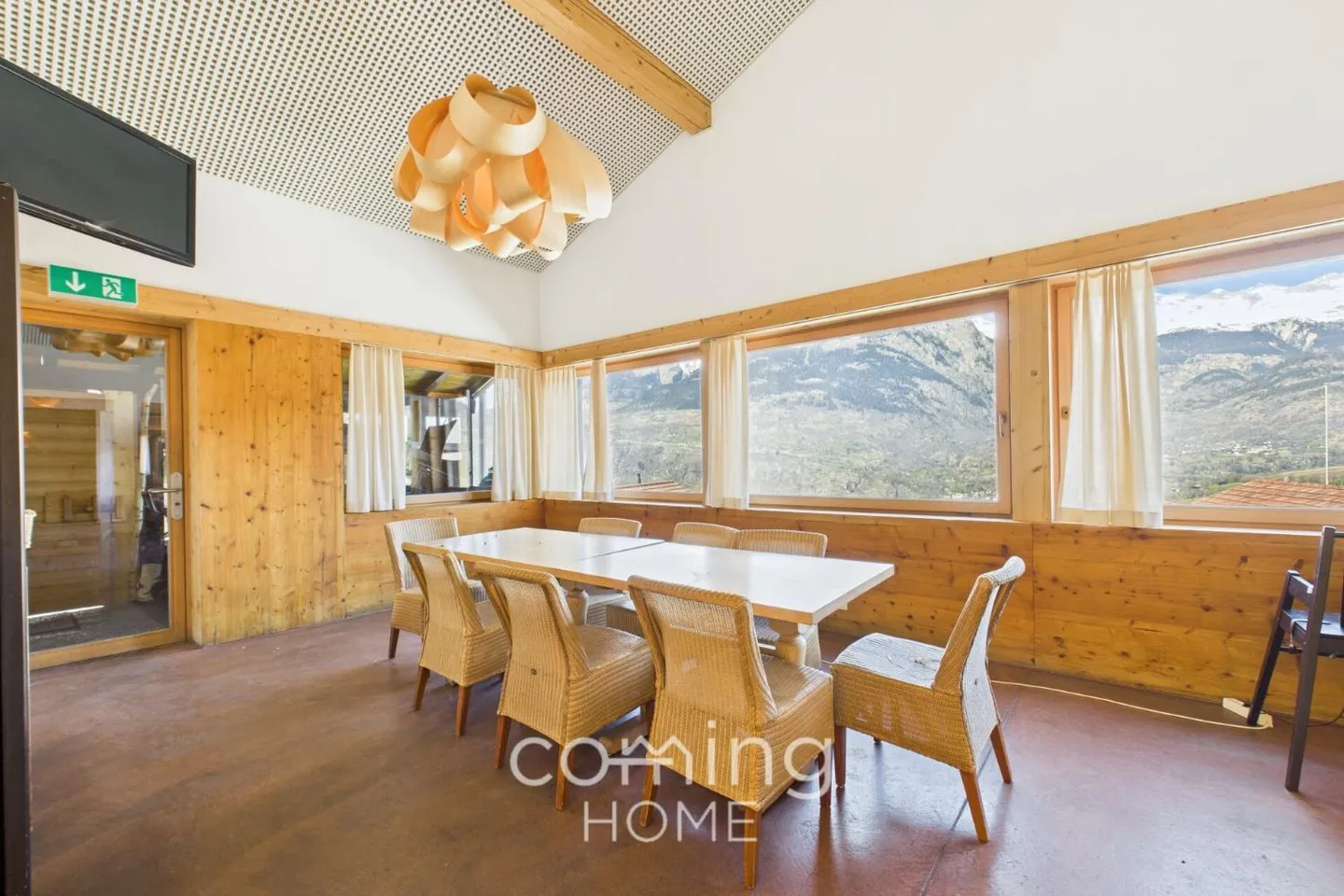 Propriété de projet attrayante avec conversion approuvée en espace résidentiel - Photo 9 sur 12