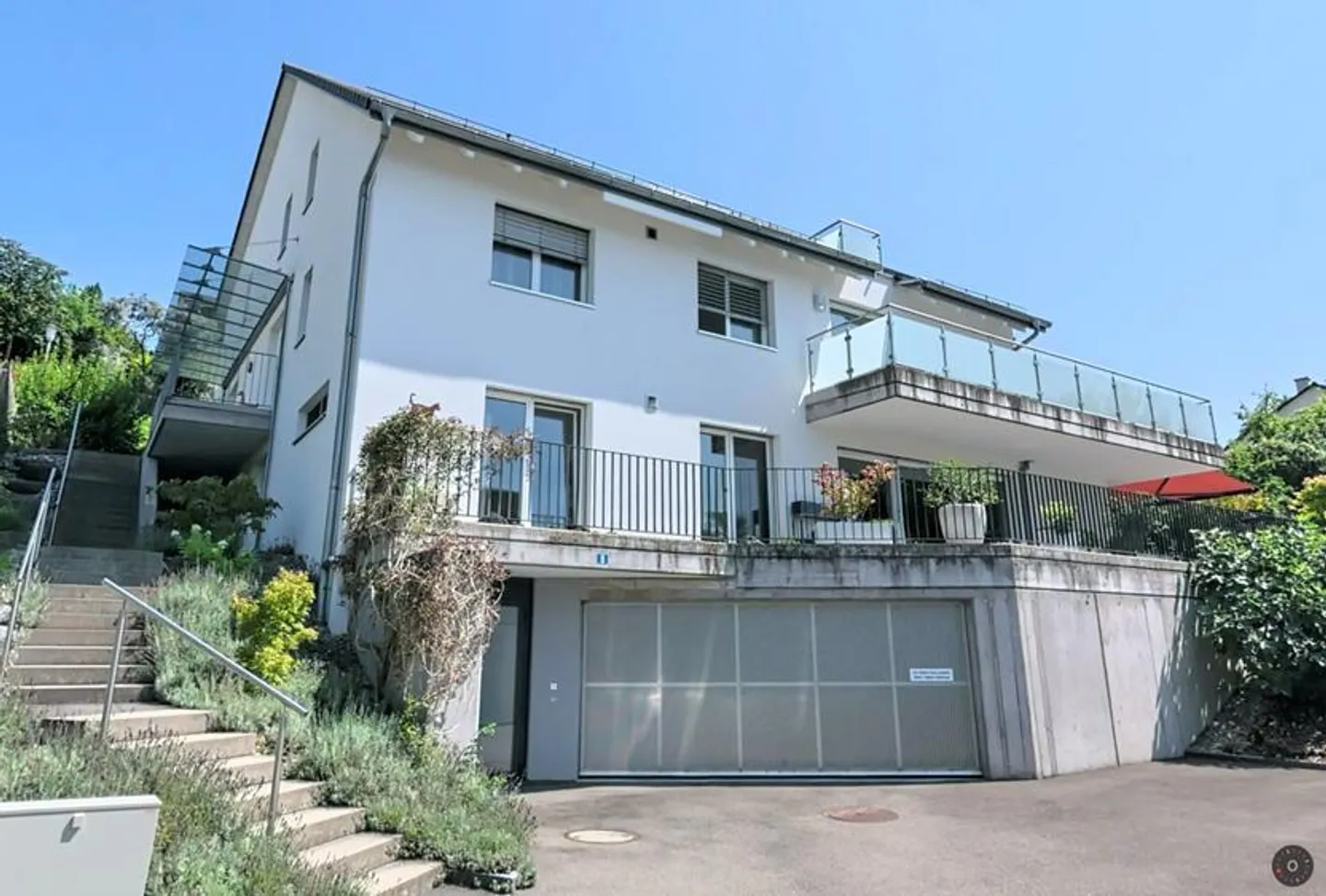 Grosszügige Wohnung in Flurlingen - Foto 1 von 9