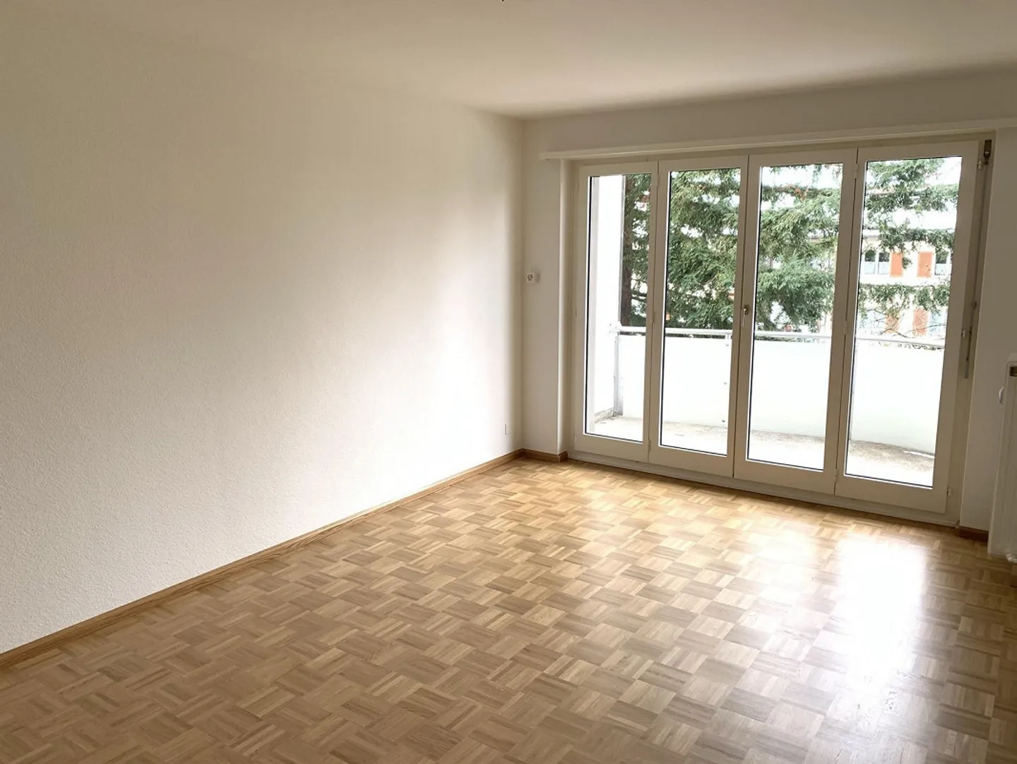 Appartement lumineux de 3,5 pièces avec beau balcon à Riehen - Photo 2 sur 7