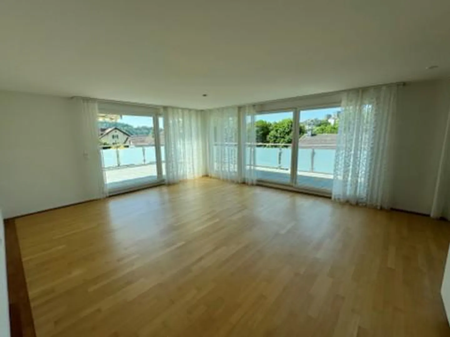 Grosszügige Wohnung in Flurlingen - Foto 2 von 9