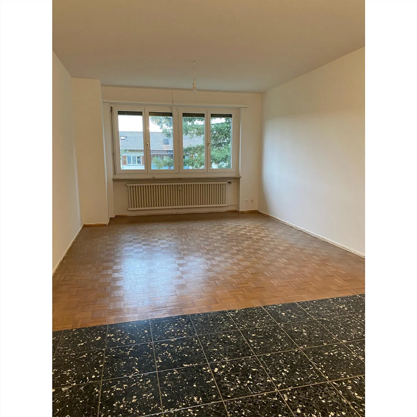 Appartement lumineux de 3,5 pièces avec beau balcon à Riehen - Photo 4 sur 7