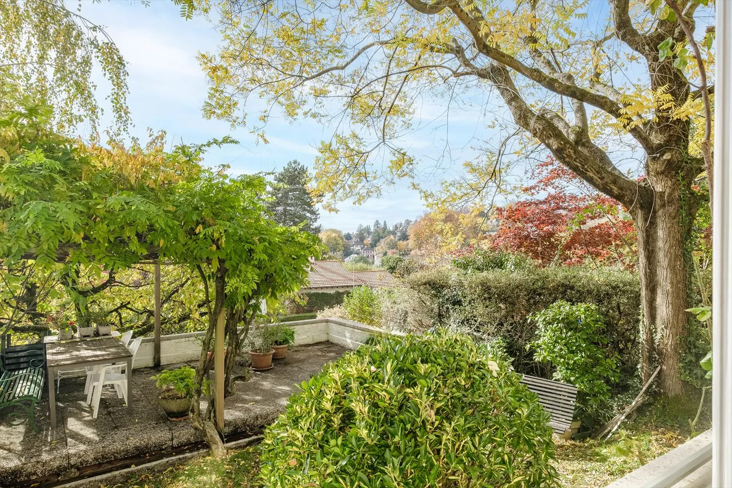 Rare opportunity in the heart of Chailly - Photo 2 of 14