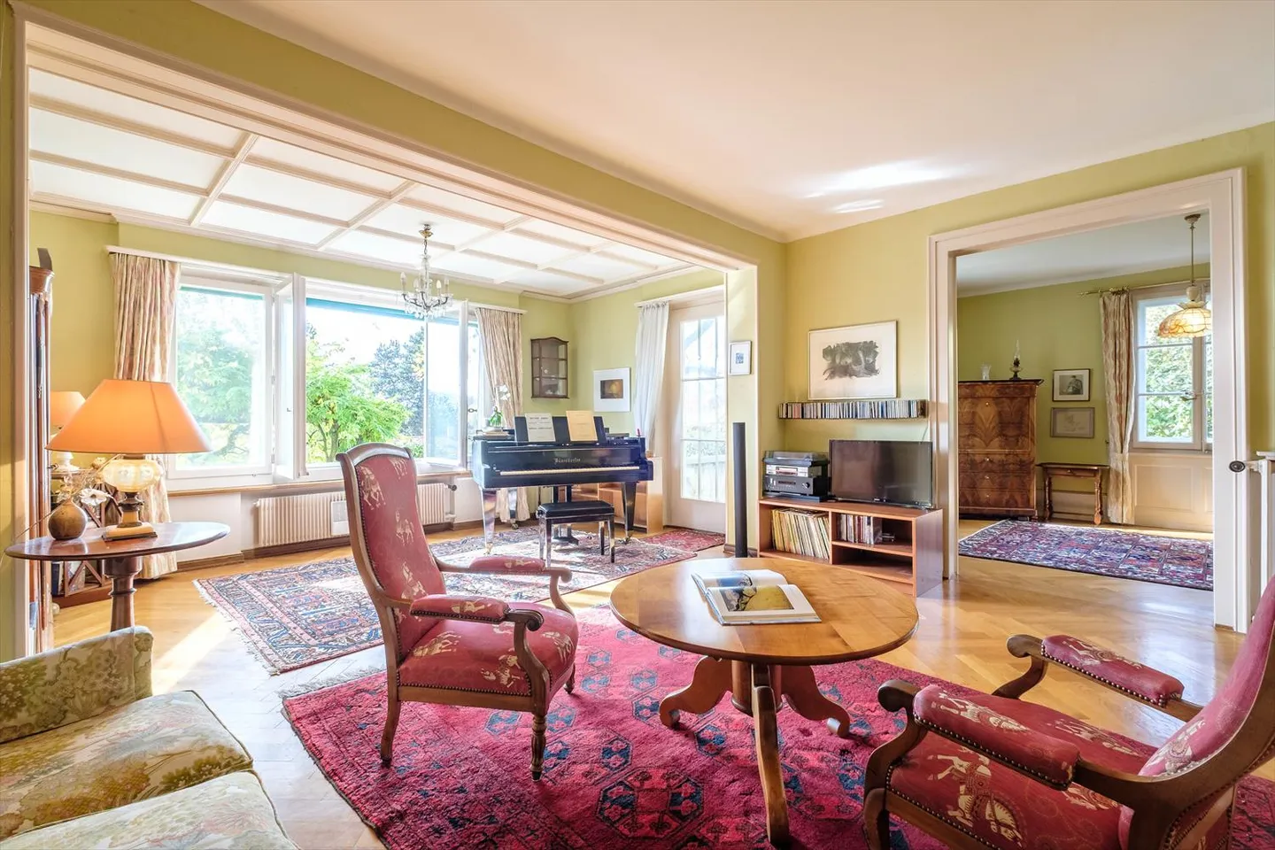 Rare opportunity in the heart of Chailly - Photo 5 of 14