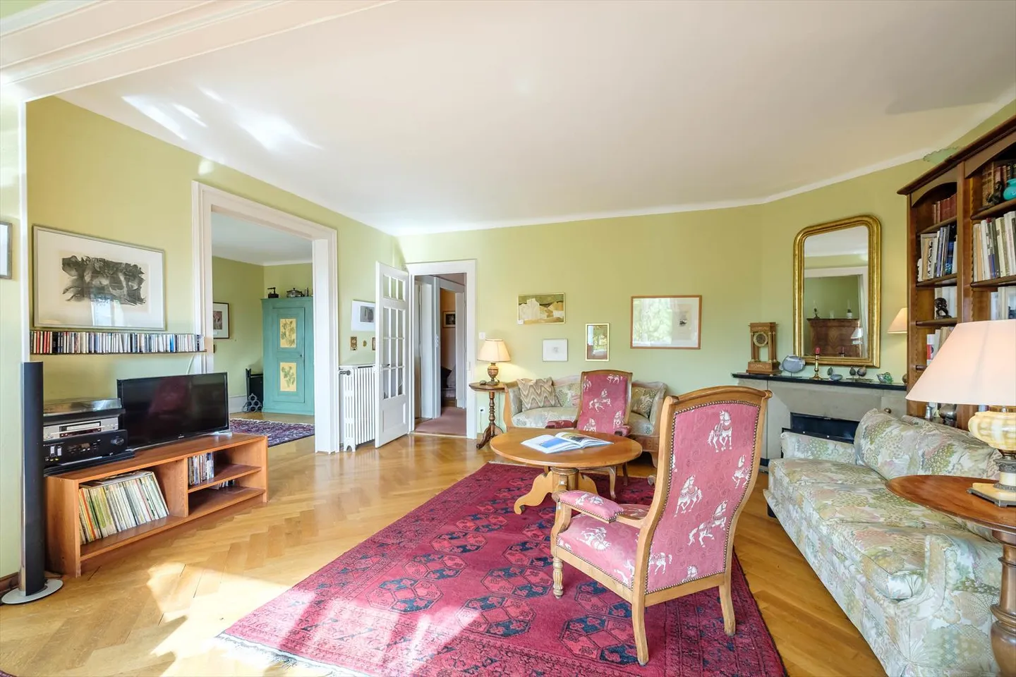 Rare opportunity in the heart of Chailly - Photo 6 of 14