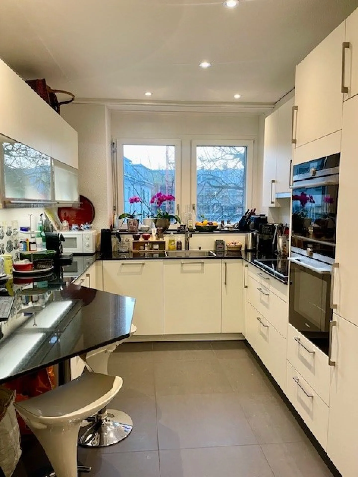 Cozy Apartment Near the Lake - Photo 3 of 7