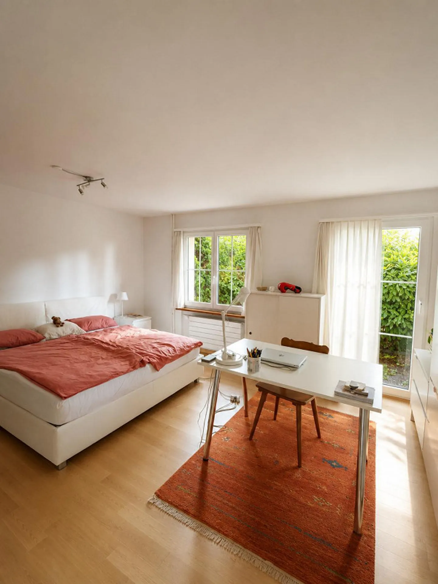 Appartement temporaire de 5,5 pièces dans un emplacement central à Zurich - Photo 2 sur 8
