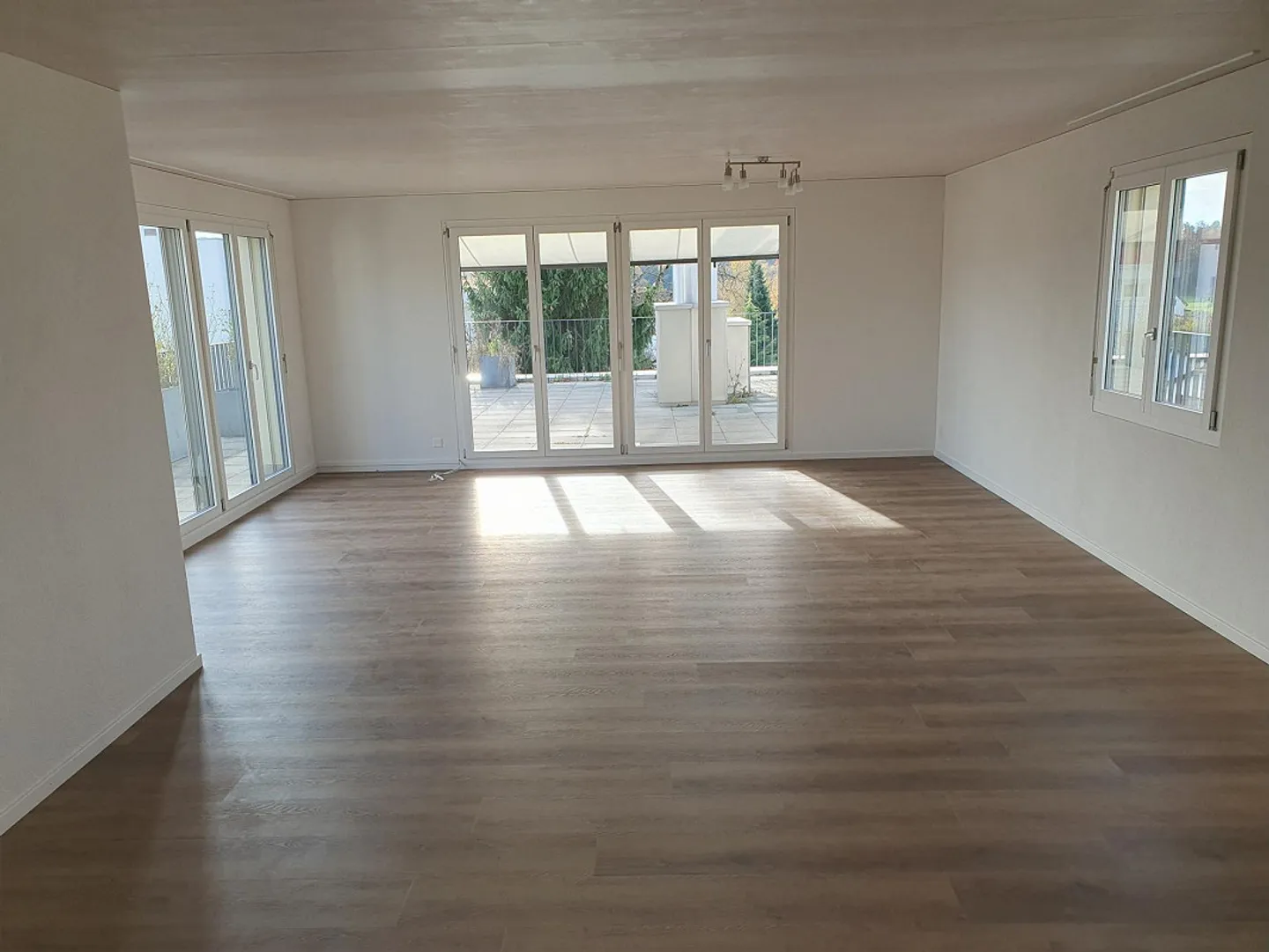 Grosse, schöne 3.5 Z-Attikawohnung - Foto 2 von 18