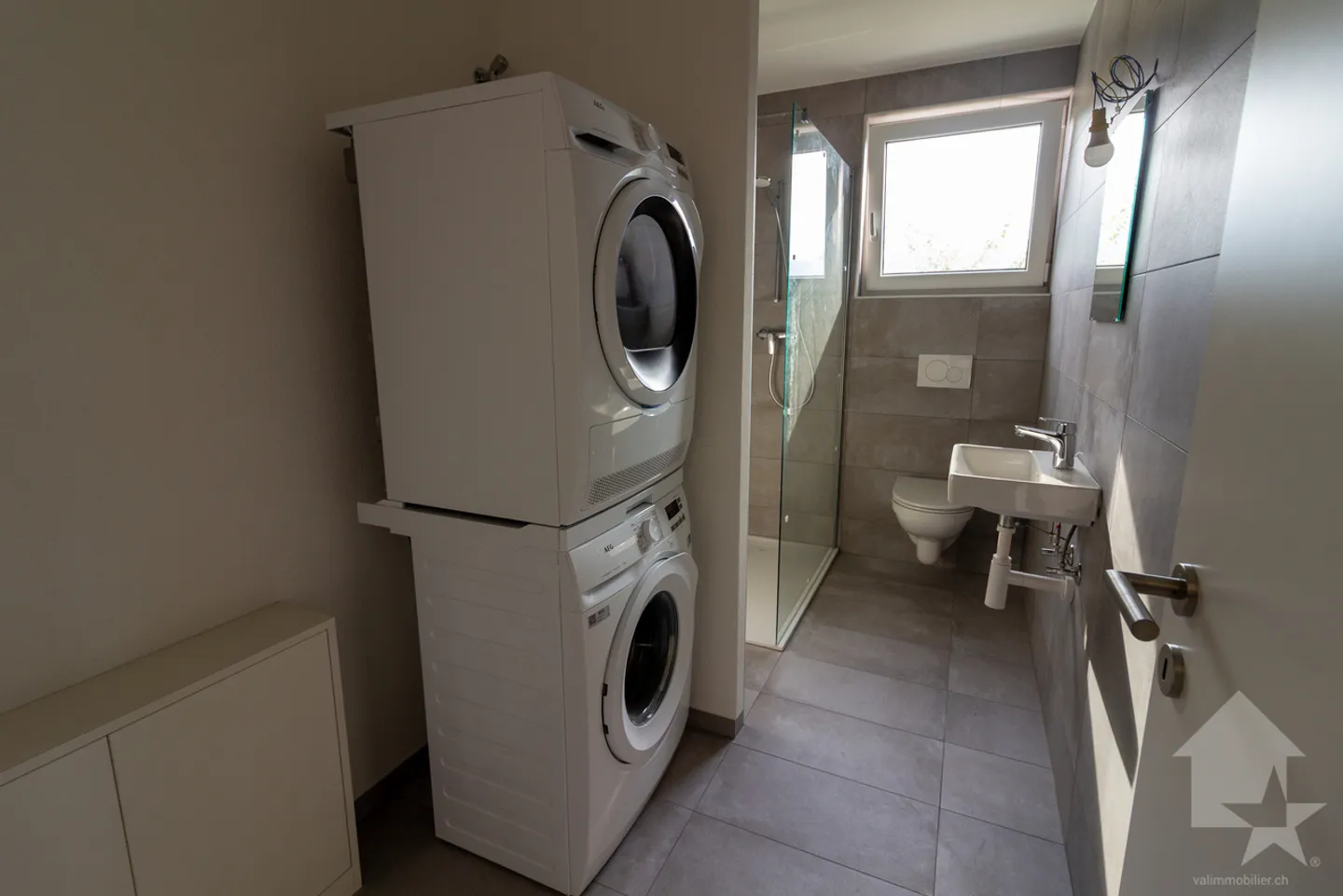 Wunderschöne 4,5 Zimmer neu mit 130m2 und großem Balkon - Foto 8 von 13