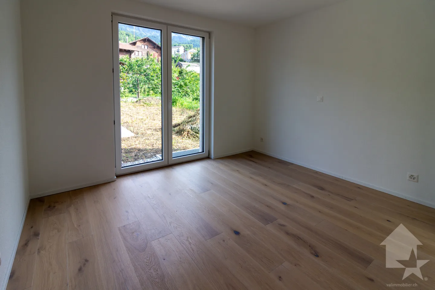 Wunderschöne 4,5 Zimmer neu mit 130m2 und großem Balkon - Foto 9 von 13