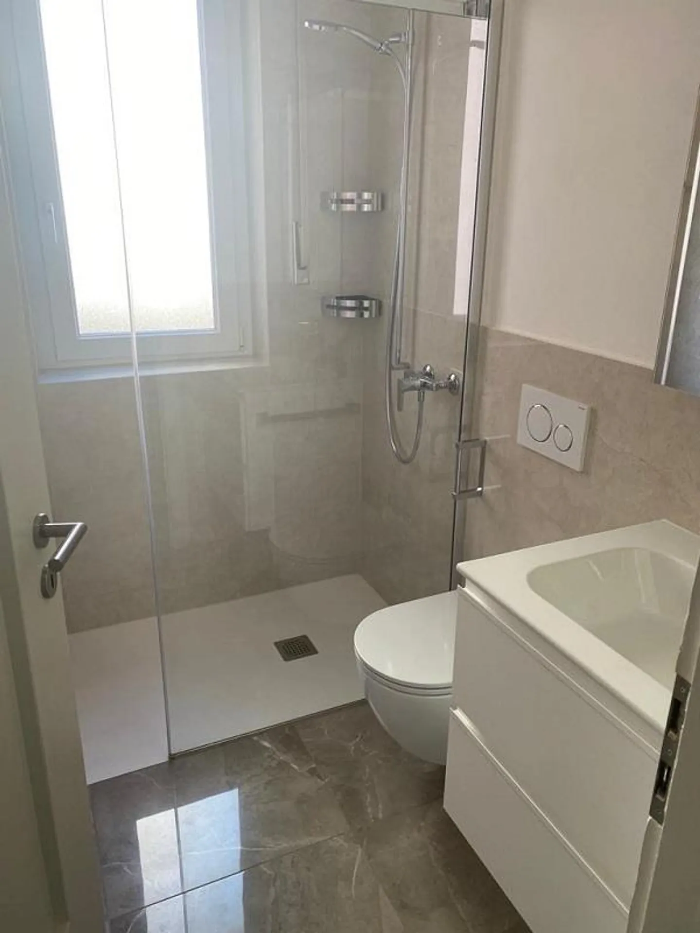 1.5 Wohnung sucht Untermieter ab 30.11 - Foto 2 von 3