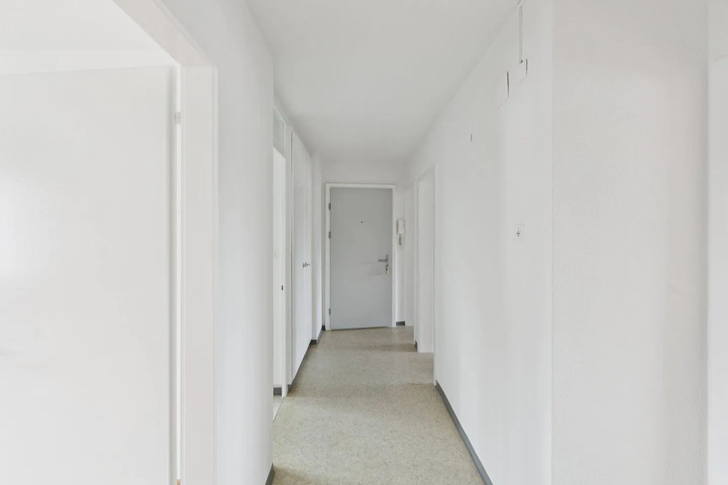 Centrale e tranquilla allo stesso tempo: la tua nuova casa affascinante a Niederuzwil - Foto 7 di 9