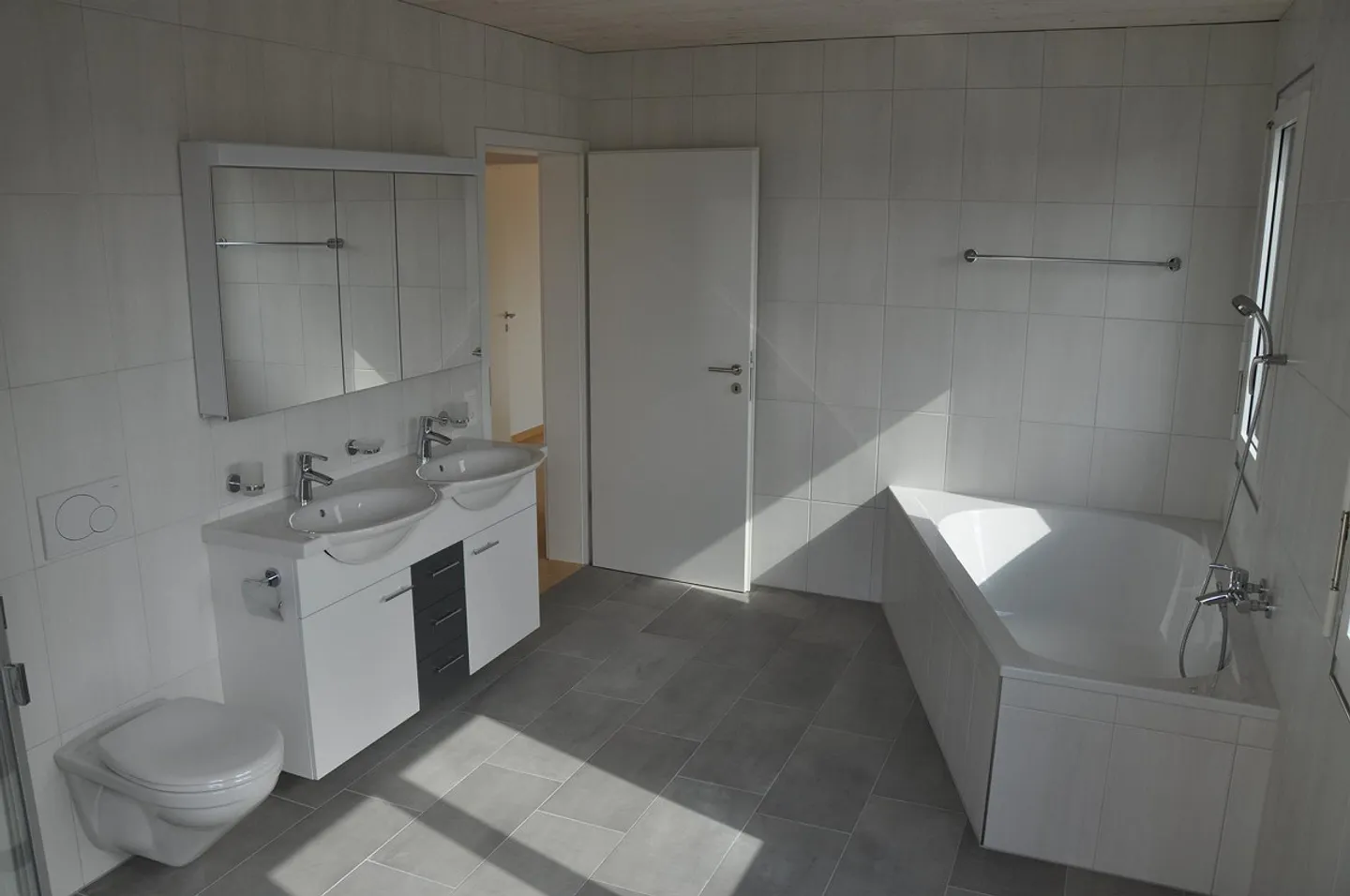 Grosse, schöne 3.5 Z-Attikawohnung - Foto 13 von 18