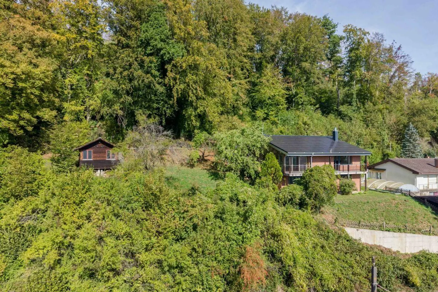 Umweltfreundliches Einfamilienhaus am Waldrand - Foto 2 von 23