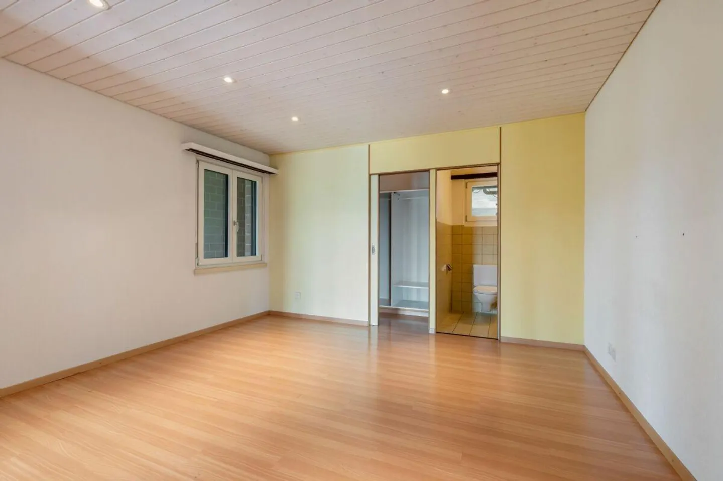Umweltfreundliches Einfamilienhaus am Waldrand - Foto 9 von 23