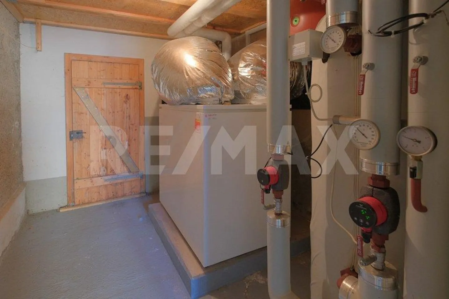 For Craftsmen: Attached Former Farmhouse with Potential - Photo 9 of 10