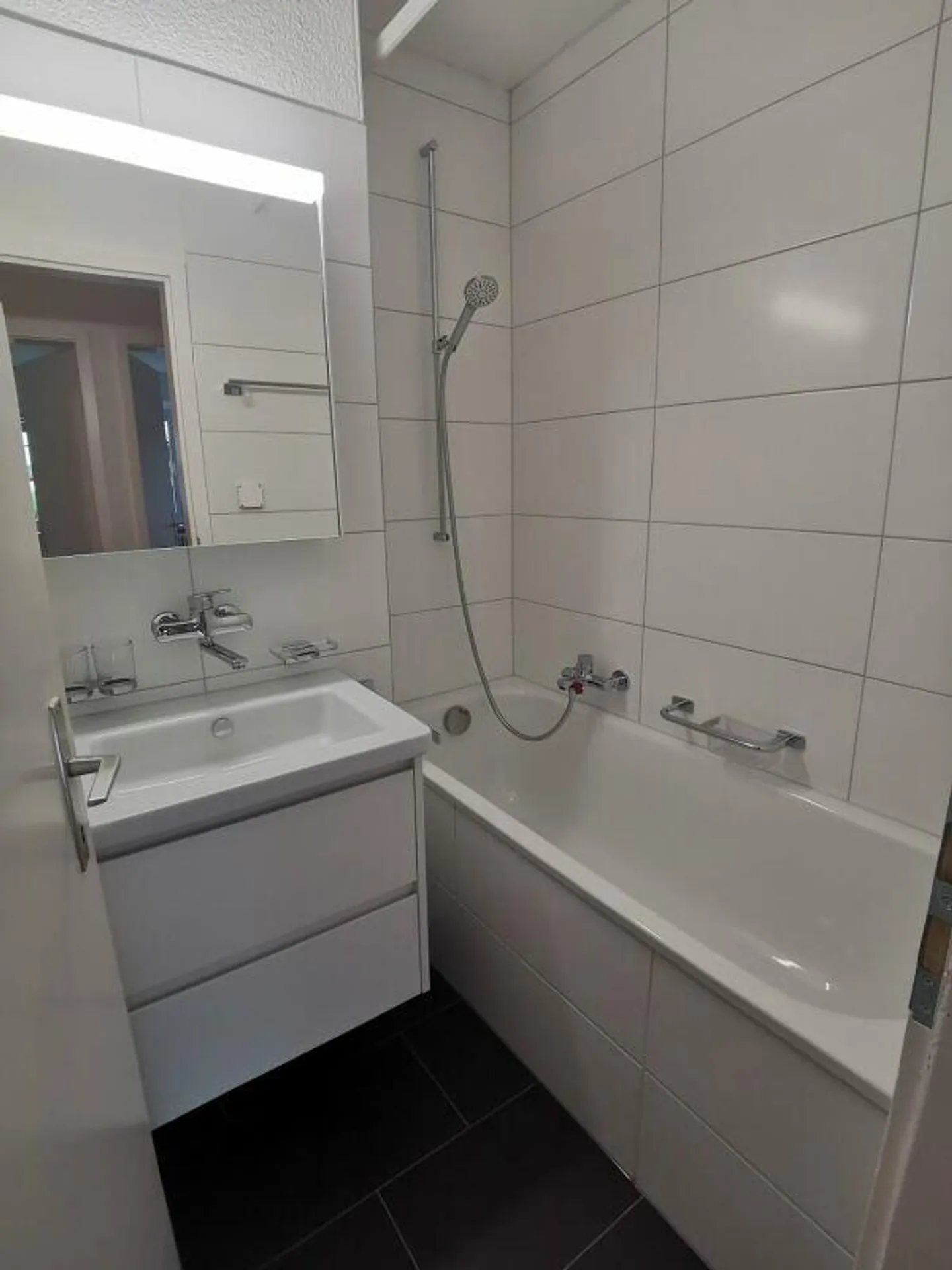 Schöne und renovierte 4.5 Zimmer Wohnung in Wittenbach - Foto 2 von 11