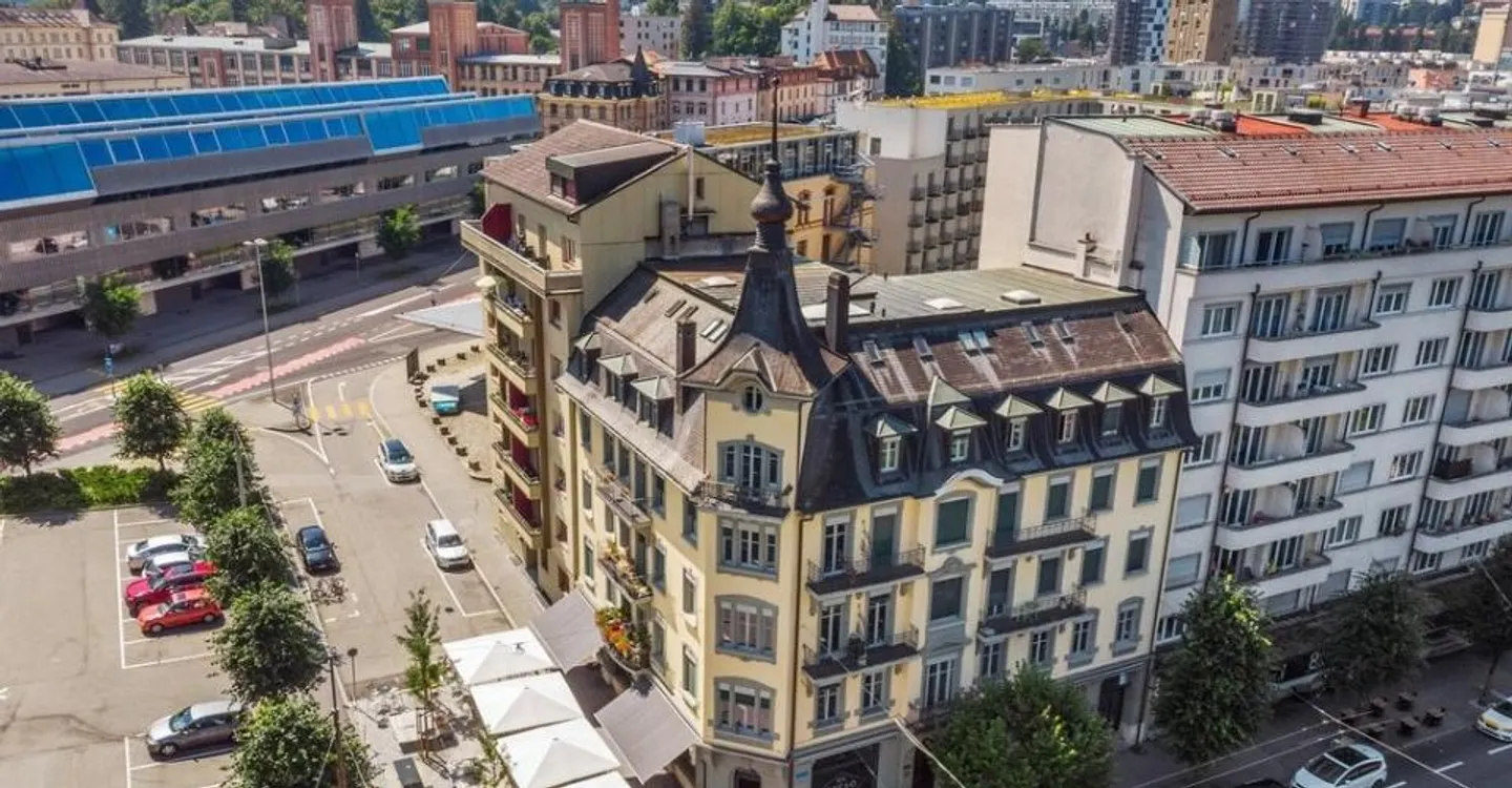 Magnifico appartamento di 5,5 stanze completamente ristrutturato - Foto 2 di 8