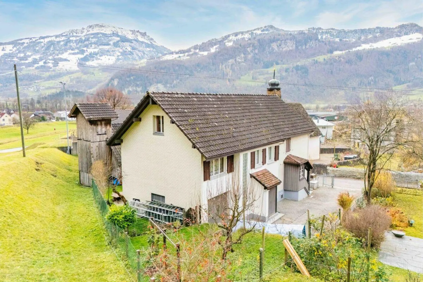 Charming Semi-Detached House in Sunny Location - Photo 18 of 20