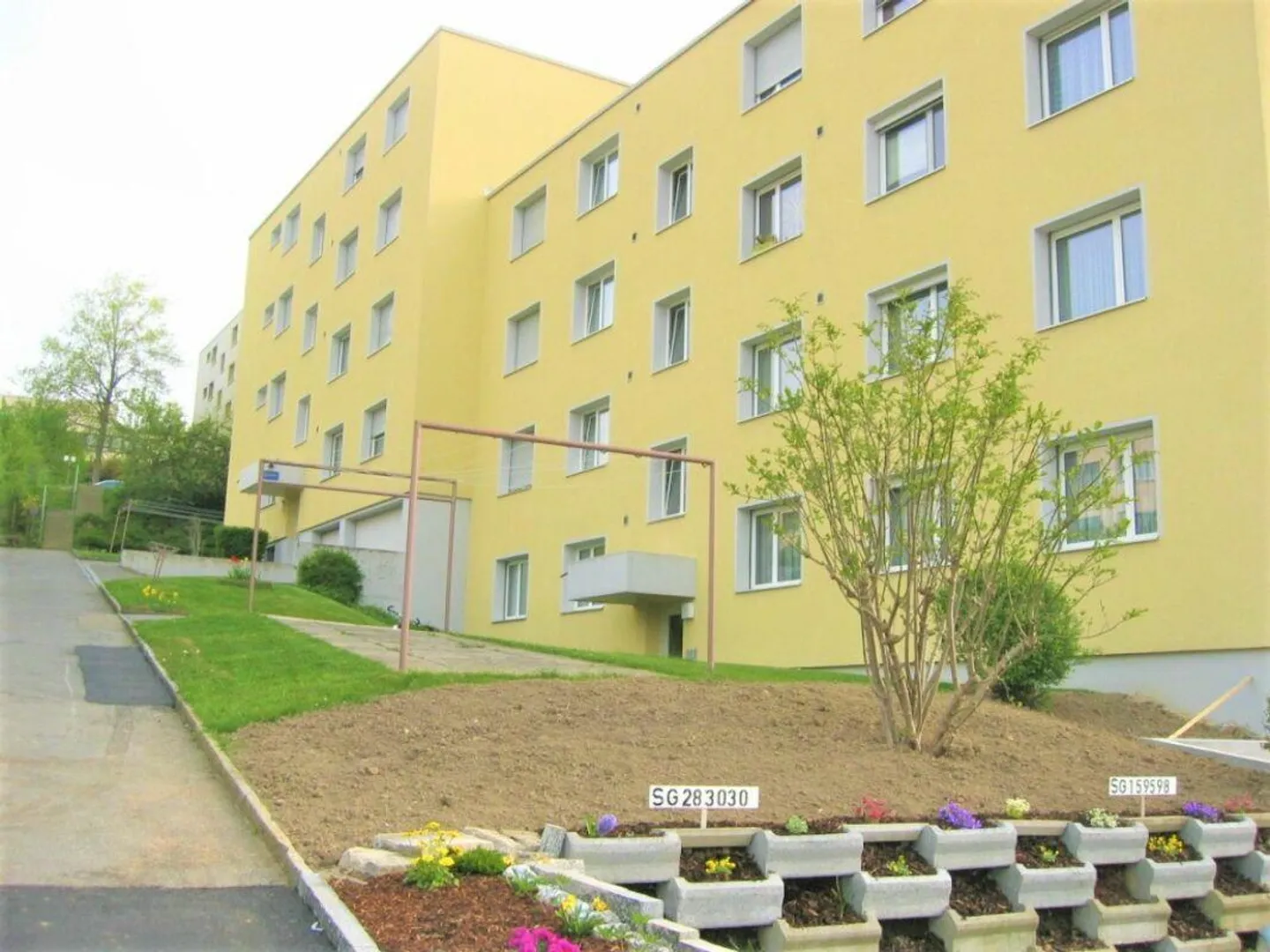 Schöne und renovierte 4.5 Zimmer Wohnung in Wittenbach - Foto 1 von 11