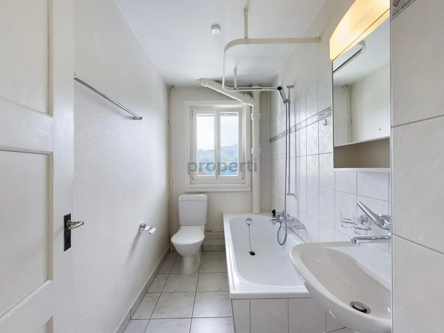 Appartement lumineux de 3,5 pièces avec vue imprenable à Spiez - Photo 6 sur 8
