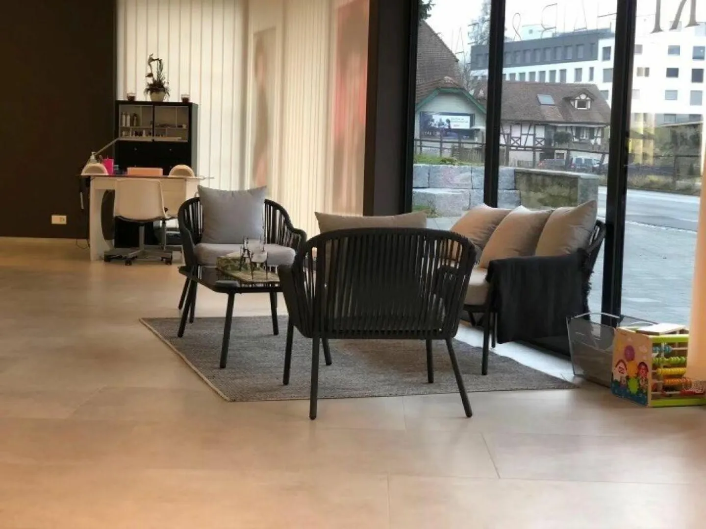 Verwirklichen Sie sich Ihren Traum mit diesem möblierten Coiffeursalon - Foto 5 von 6